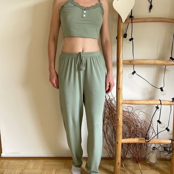 Green Pajama / Lounge Set - Picture 1 of 2
